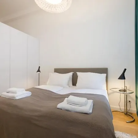 Apartment Leonitta Bright And *