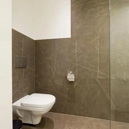 Apartment Leonitta Bright And